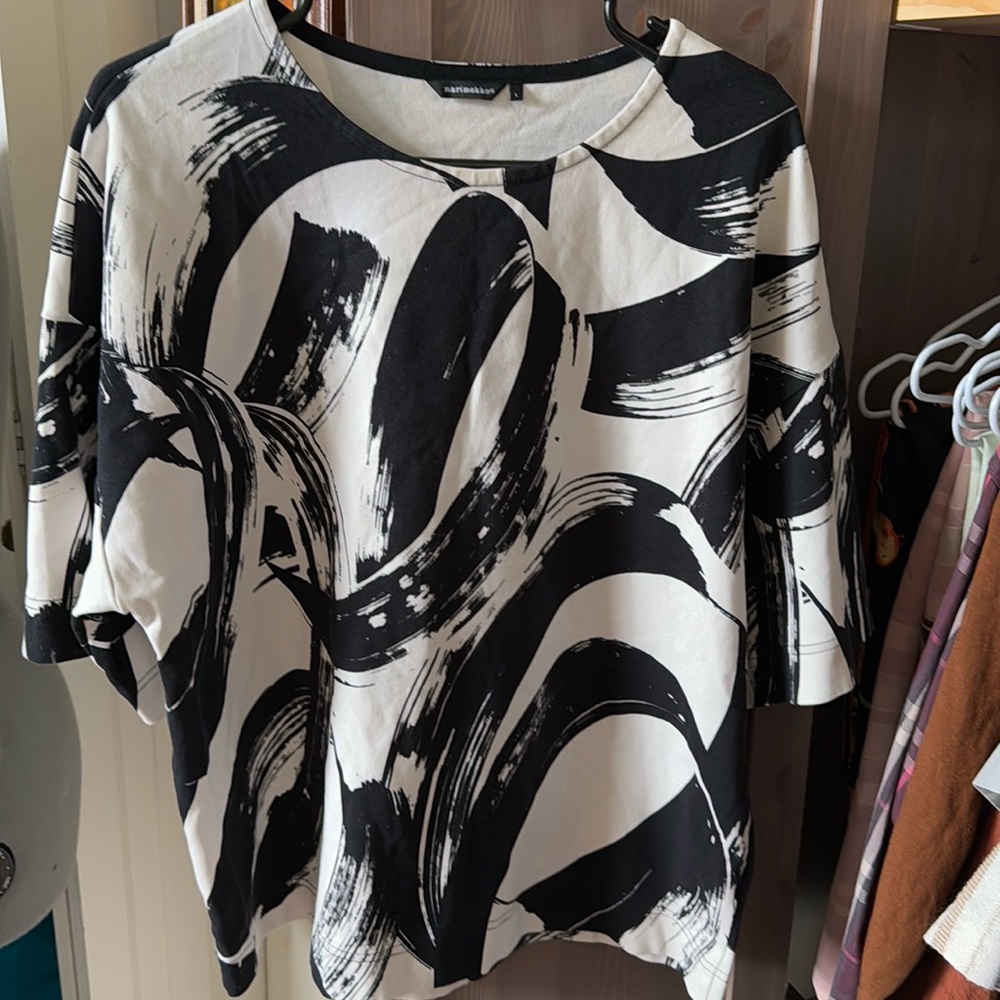 Marimekko Black and White Brushstroke Short Sleeve Tee